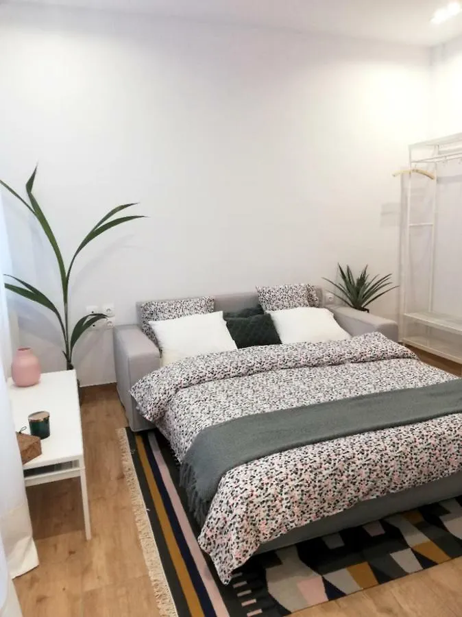 سالونيك Your Home Away From Home 0*,  اليونان